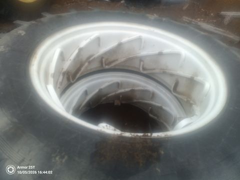 Image 3/3
