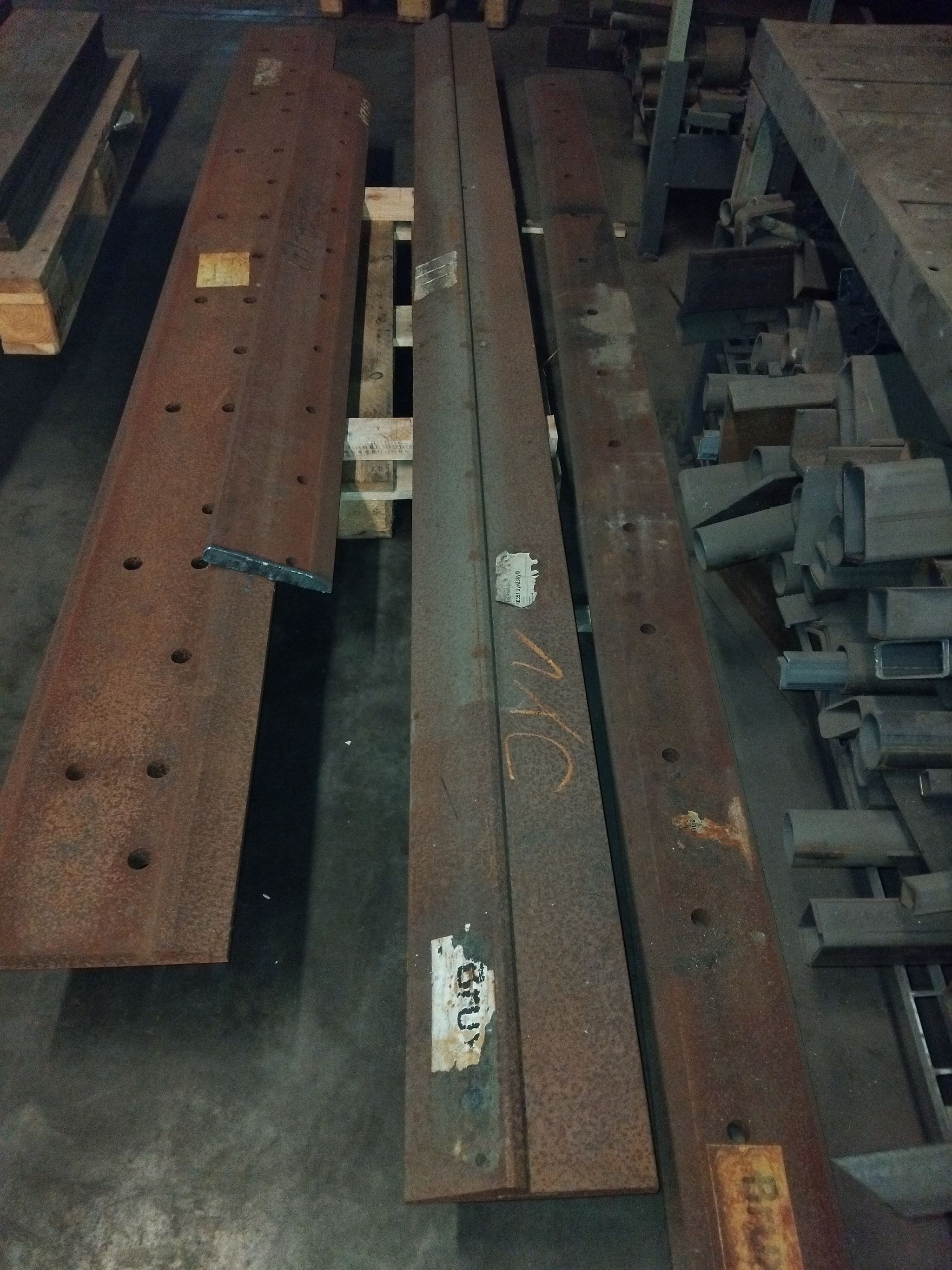 Image 2/4