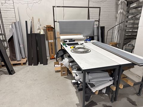 Image 2/23