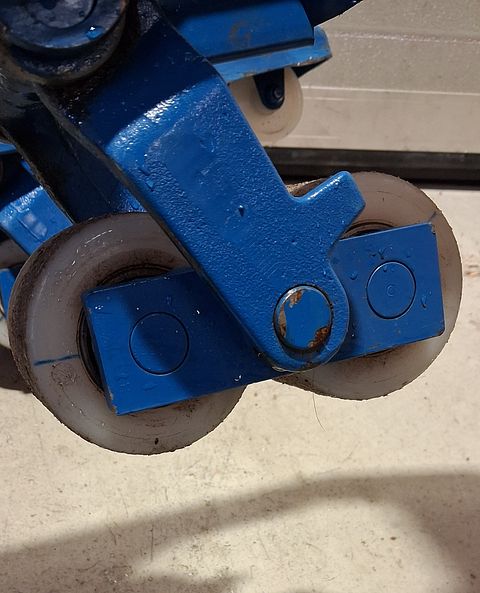 Image 6/8