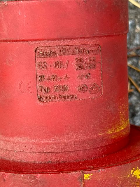 Image 3/3