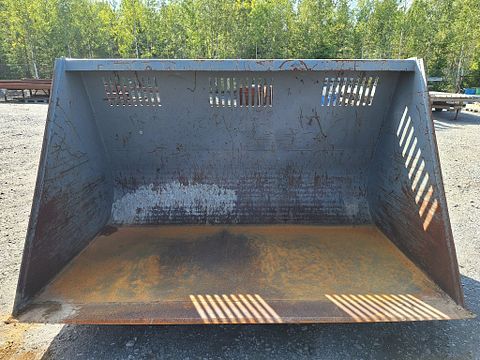 Image 2/8
