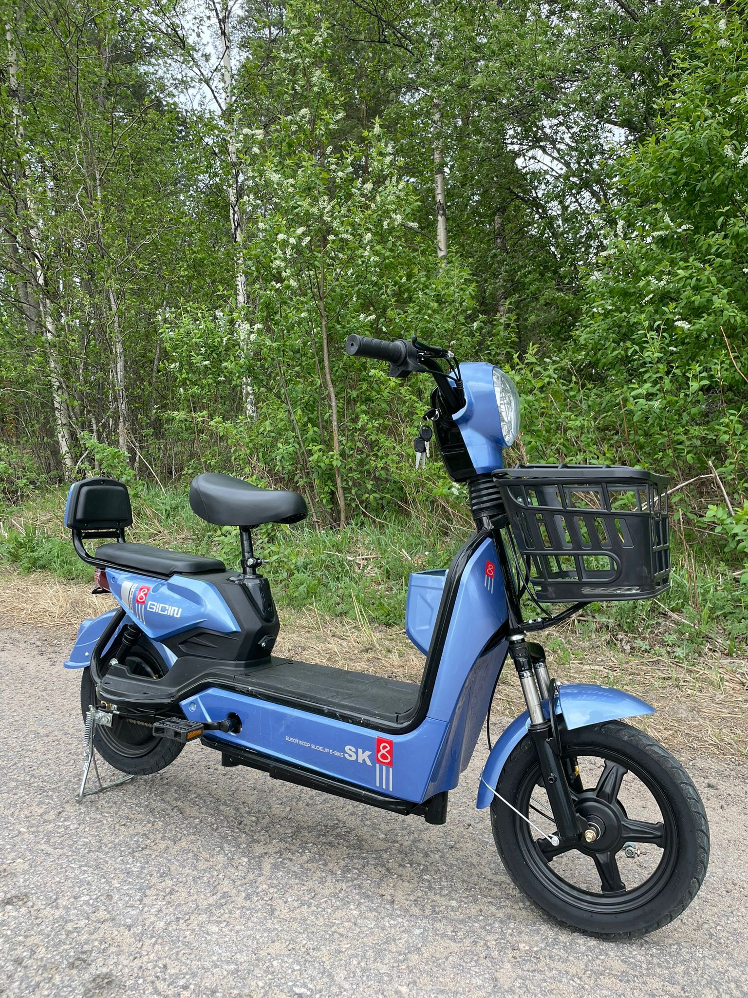 Image 8/10