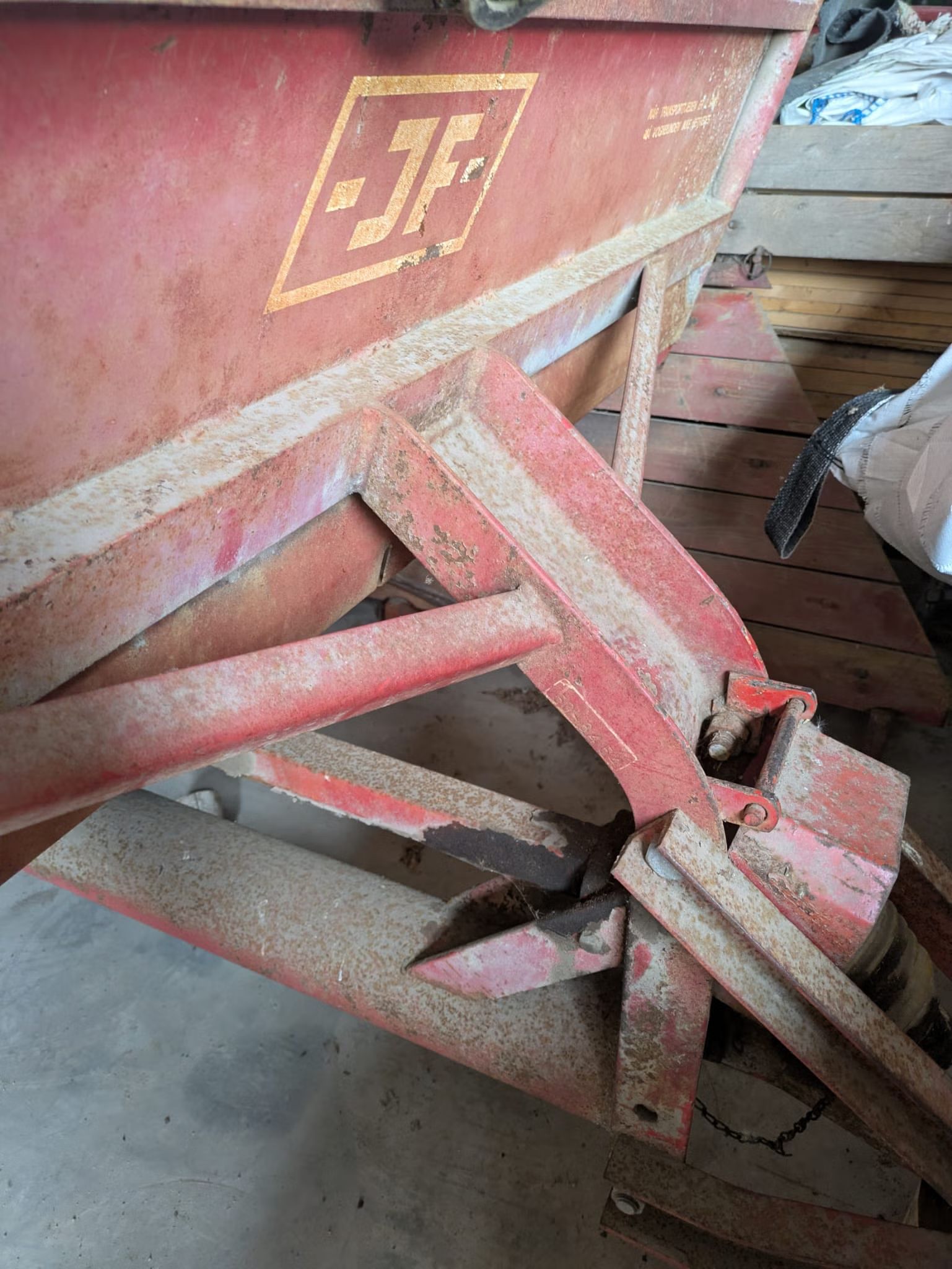 Image 6/8