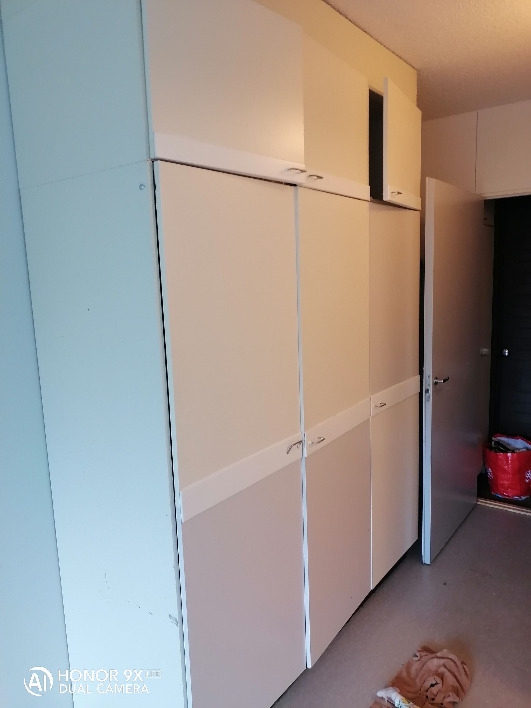 Image 9/19