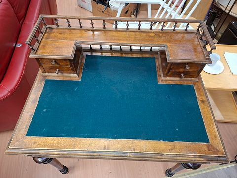 Image 3/12