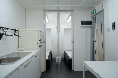Image 6/17