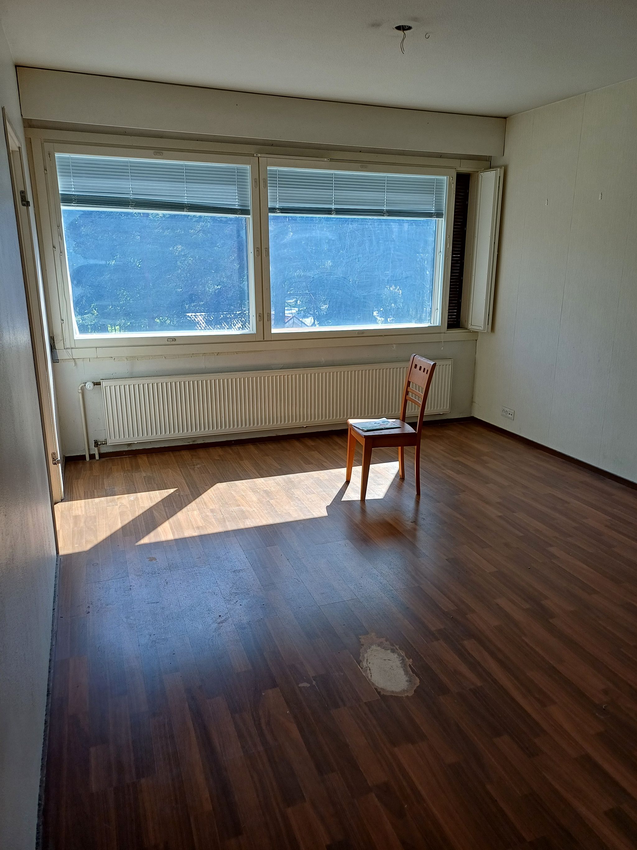 Image 8/14