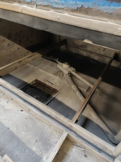 Image 9/13