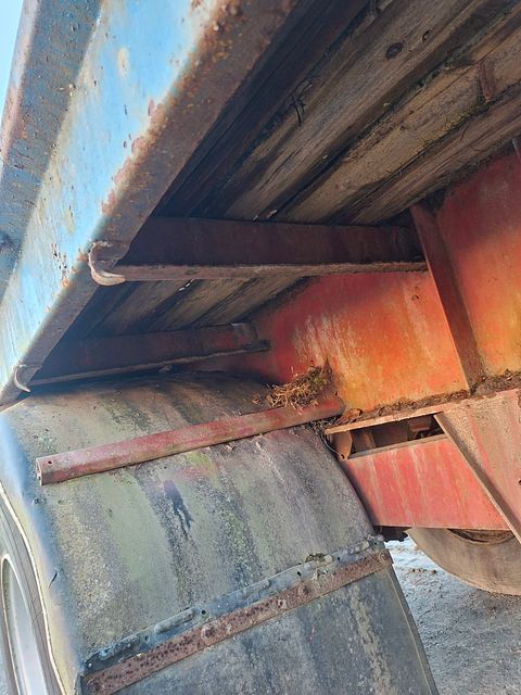 Image 4/6