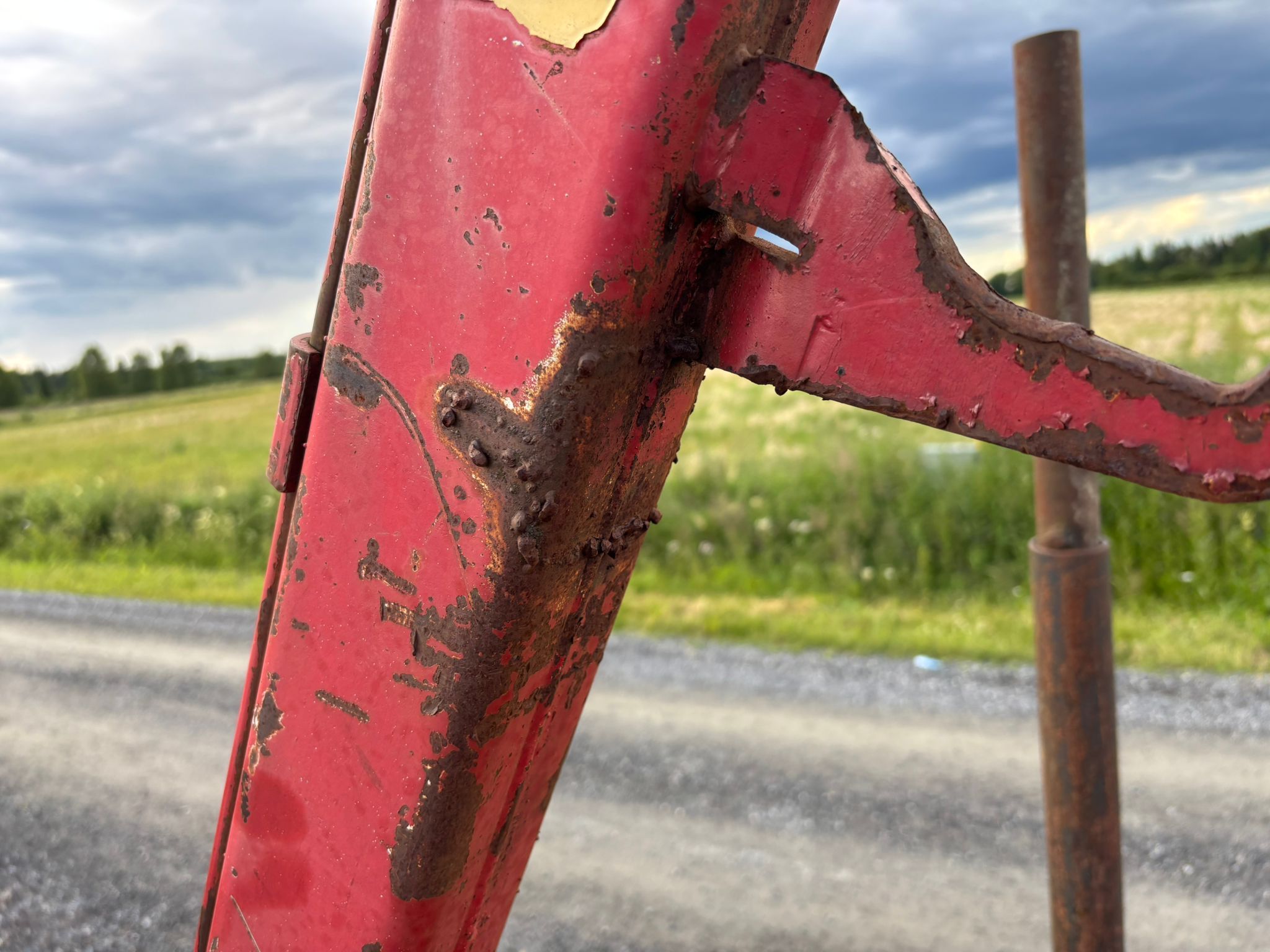 Image 8/28