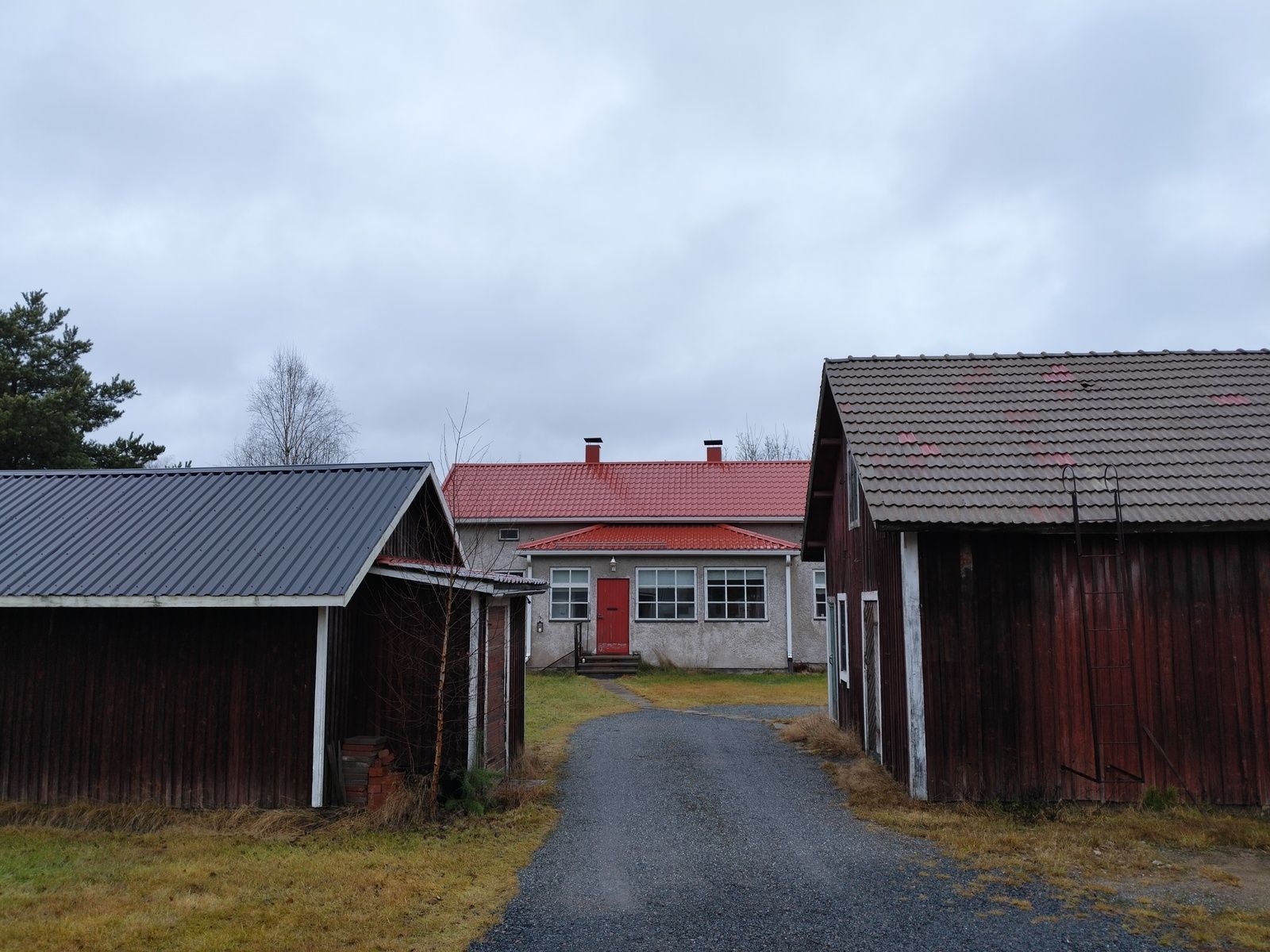 Image 2/15