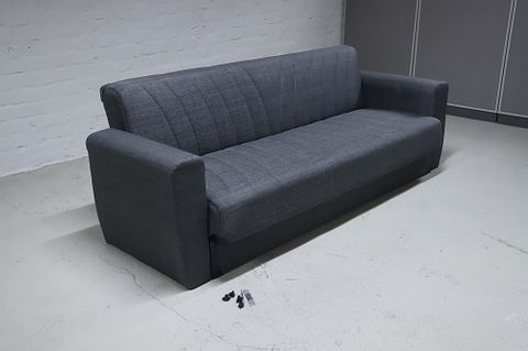 Image 2/15