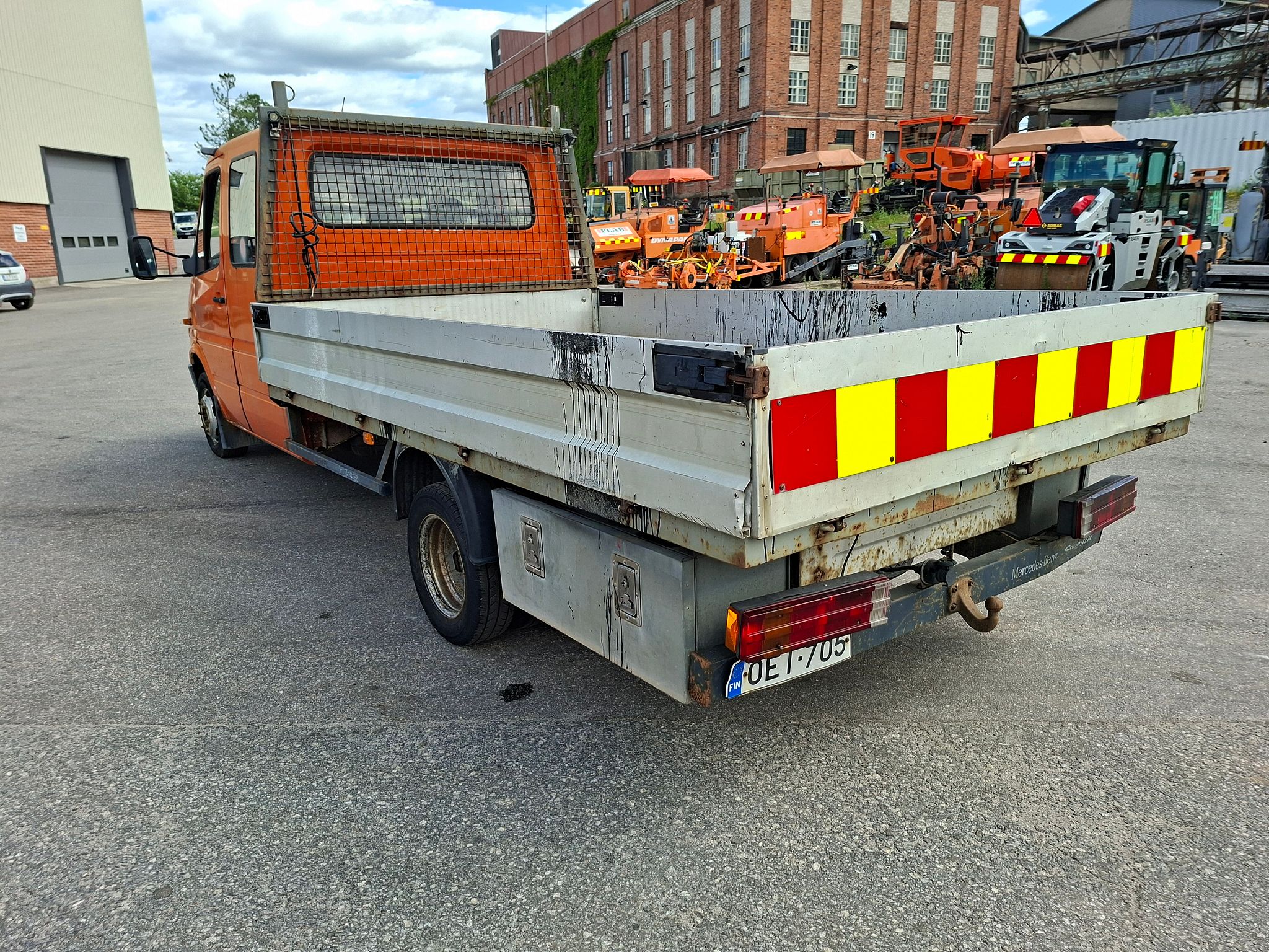 Image 8/11