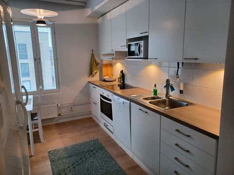 Image 2/9