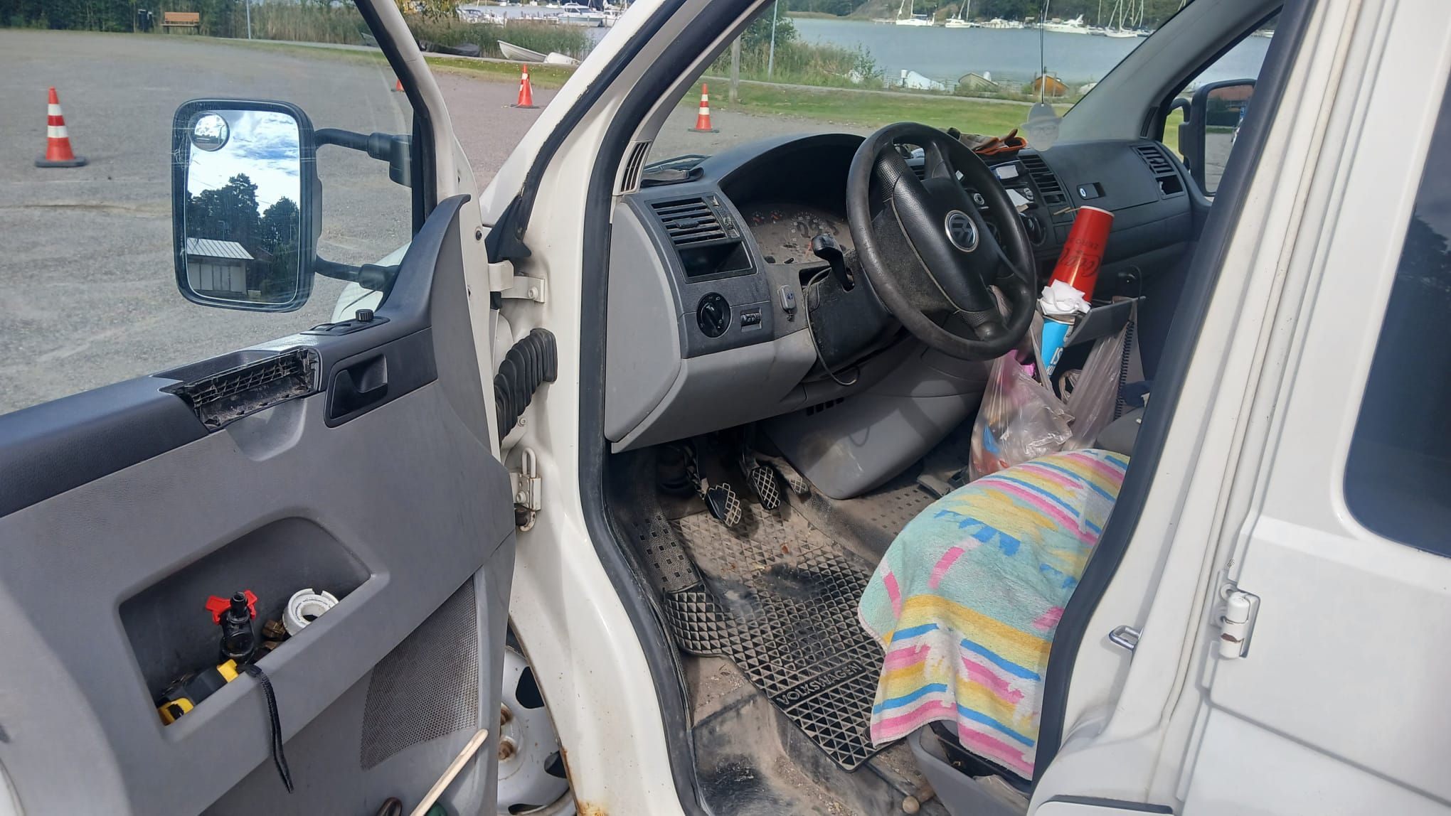 Image 8/10