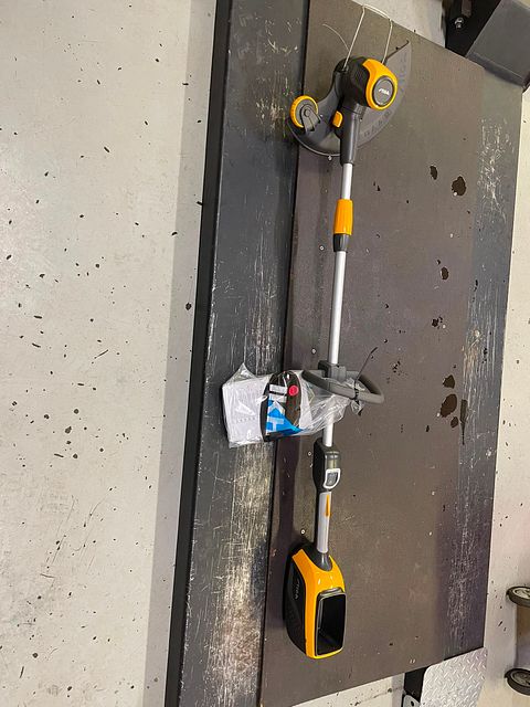Image 2/6