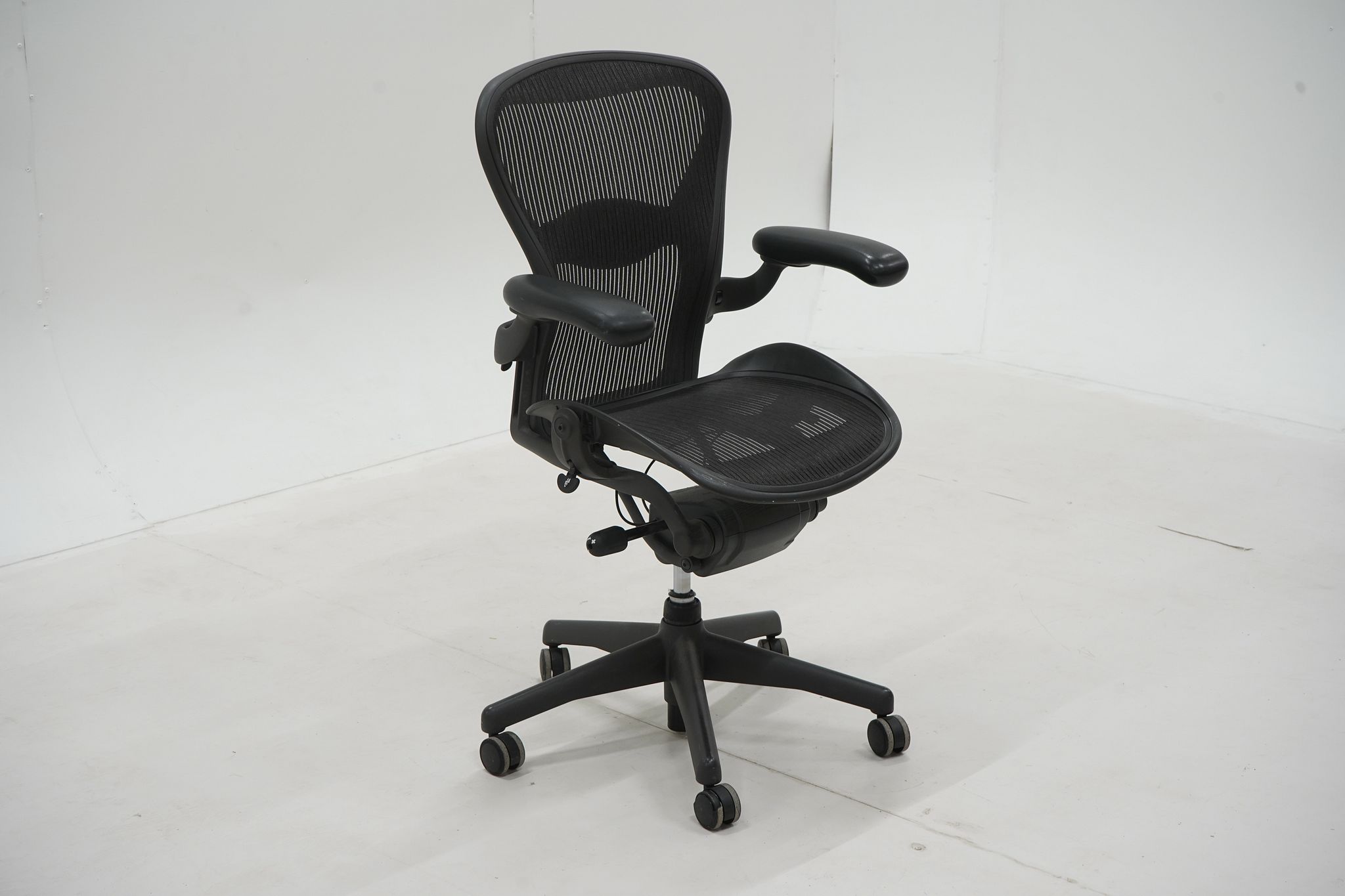 Image 1/19