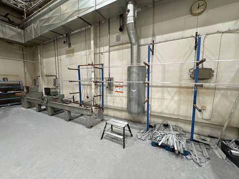Image 11/16