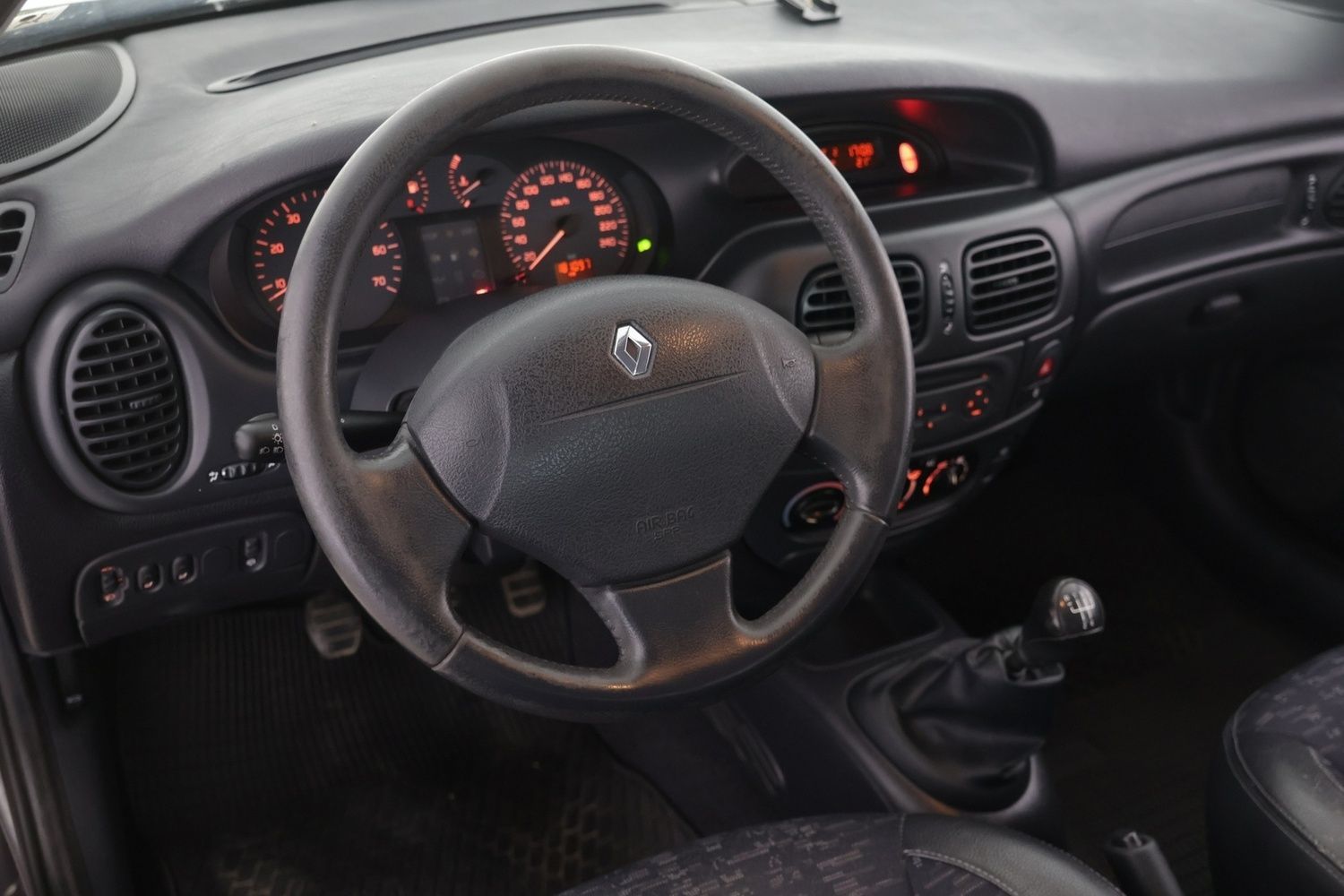 Image 10/40