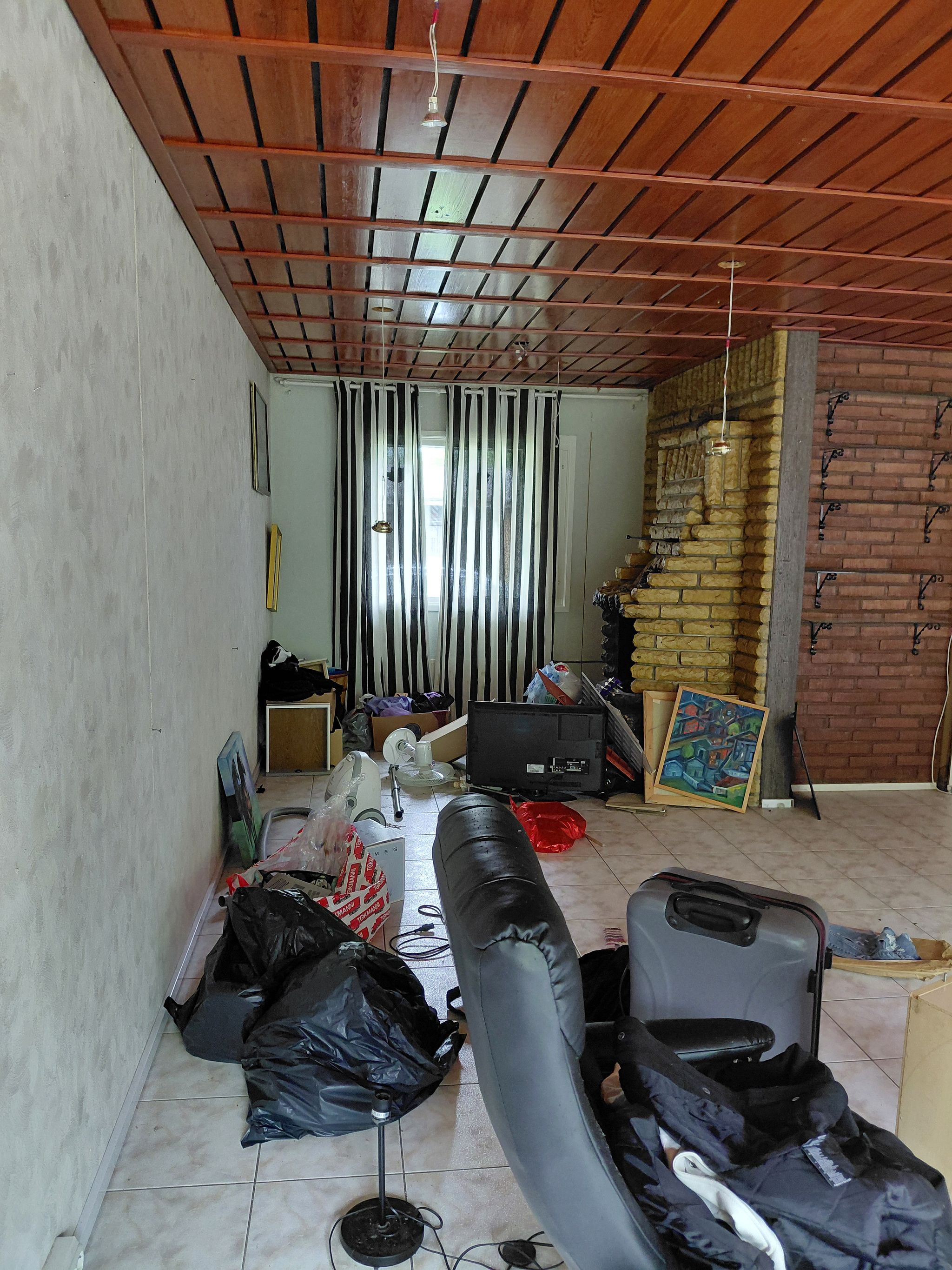 Image 19/40