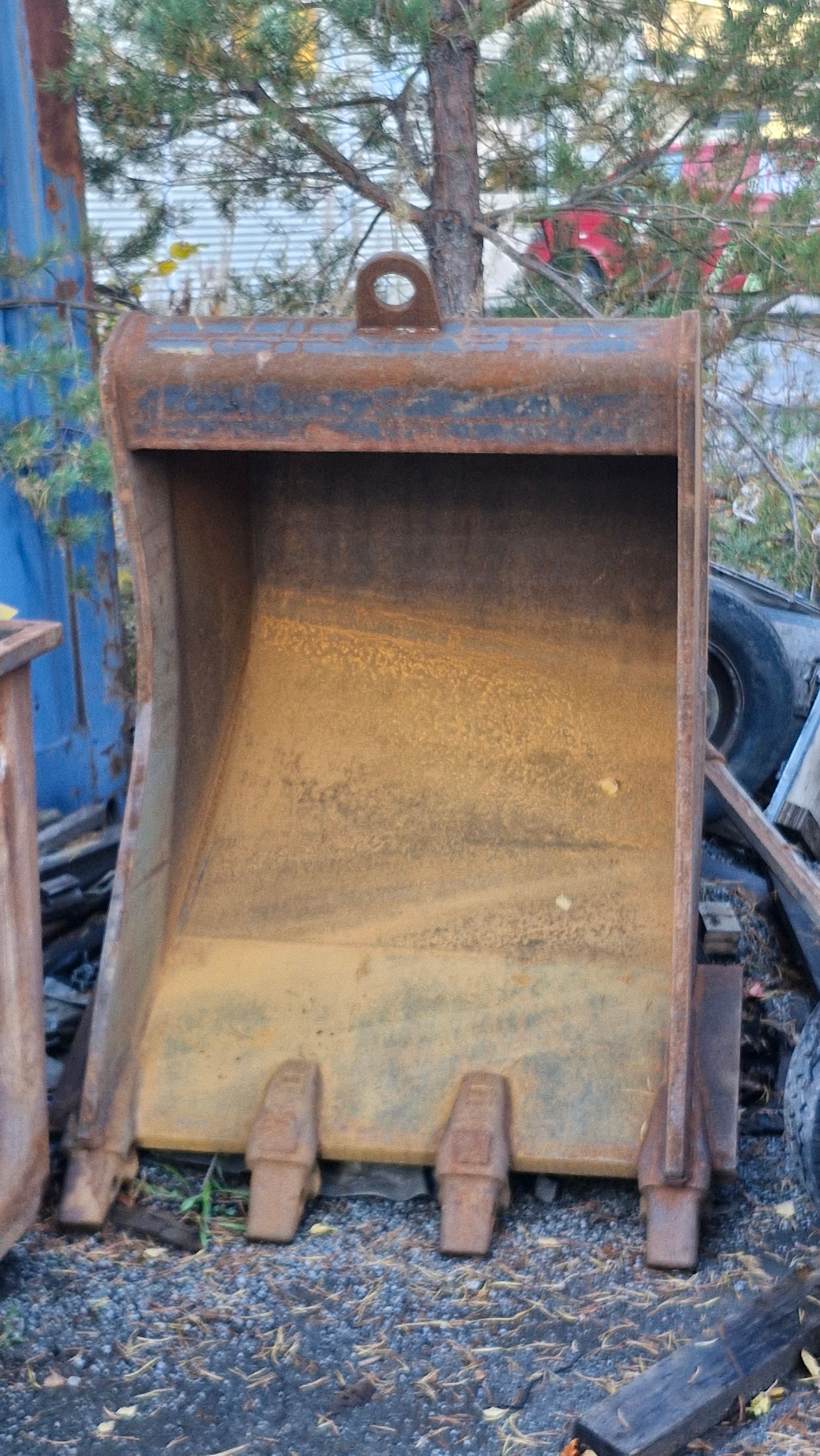 Image 1/28