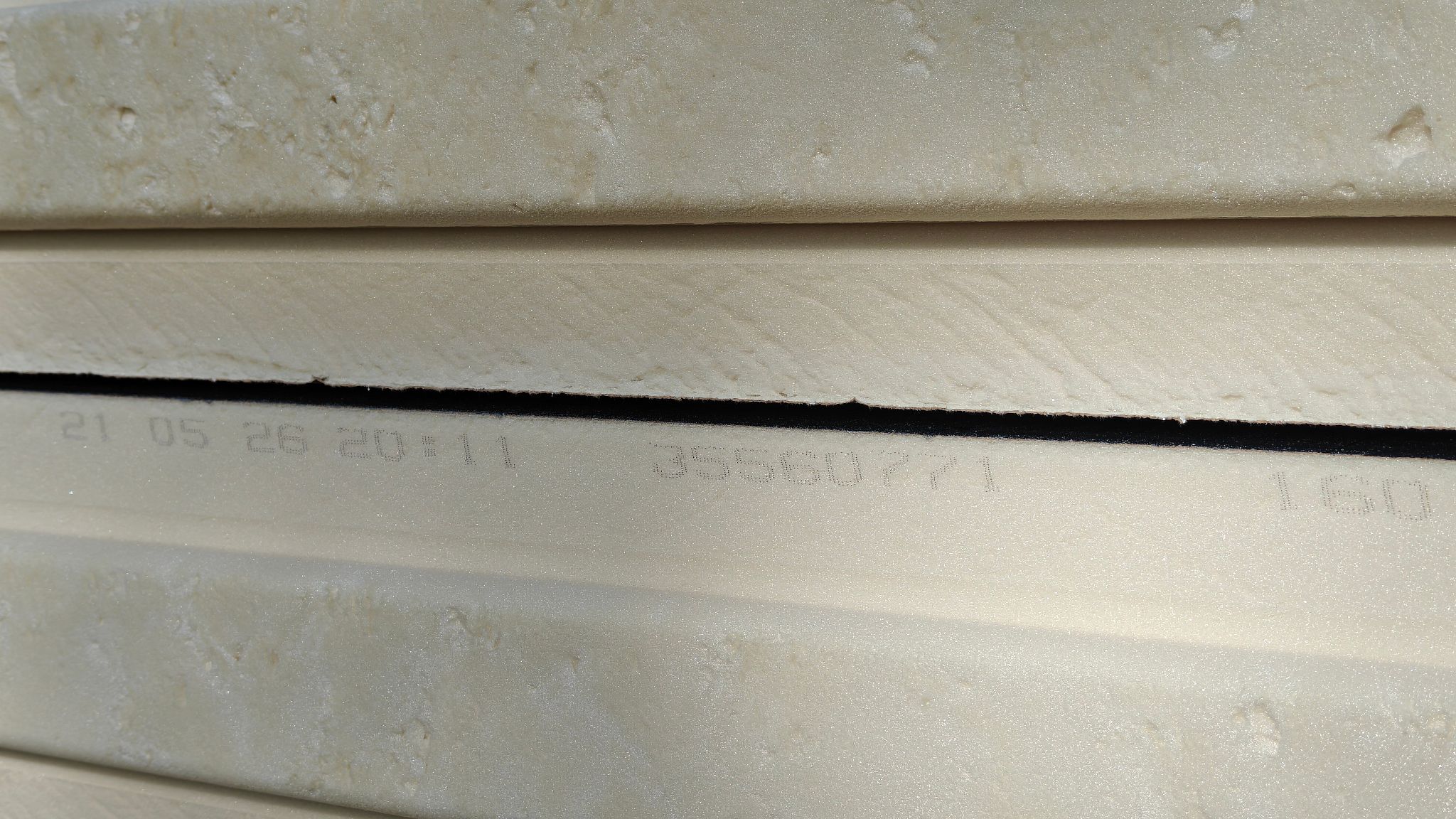 Image 2/4