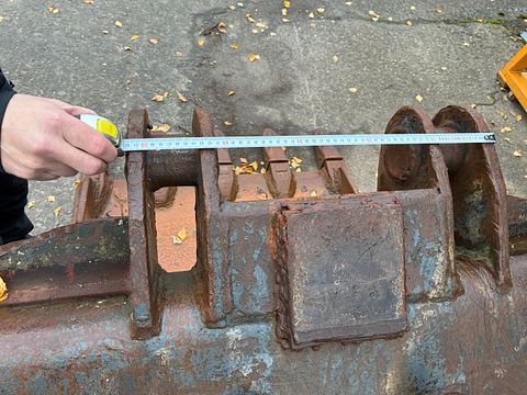 Image 6/8