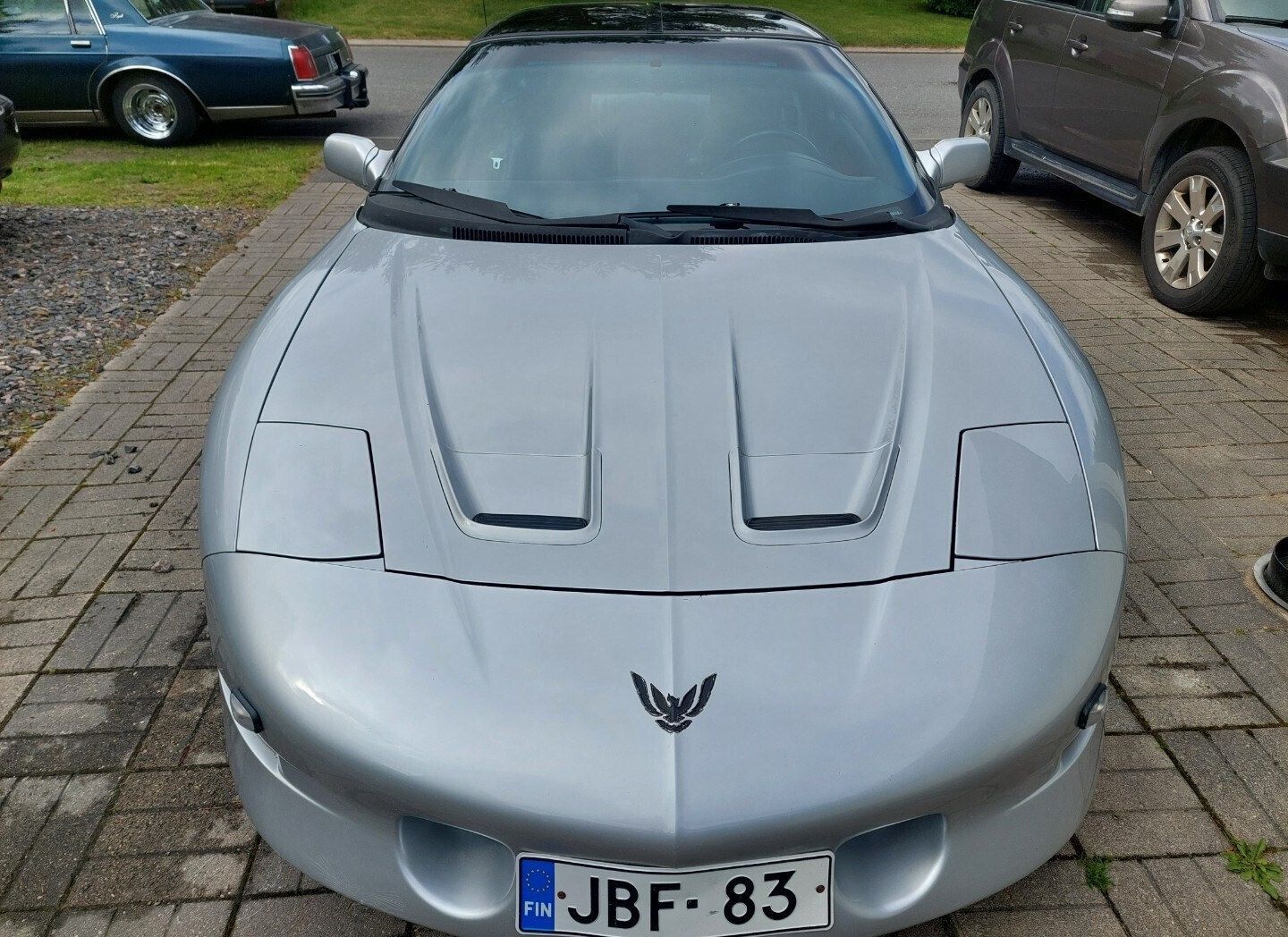 Image 2/19