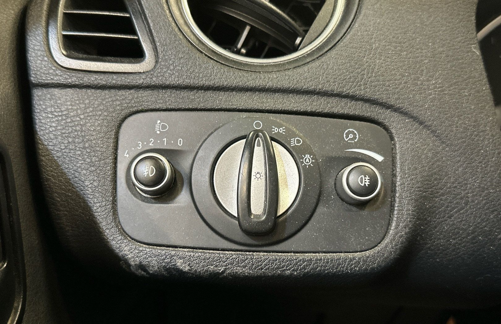 Image 10/36