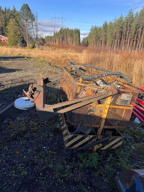 Image 1/2