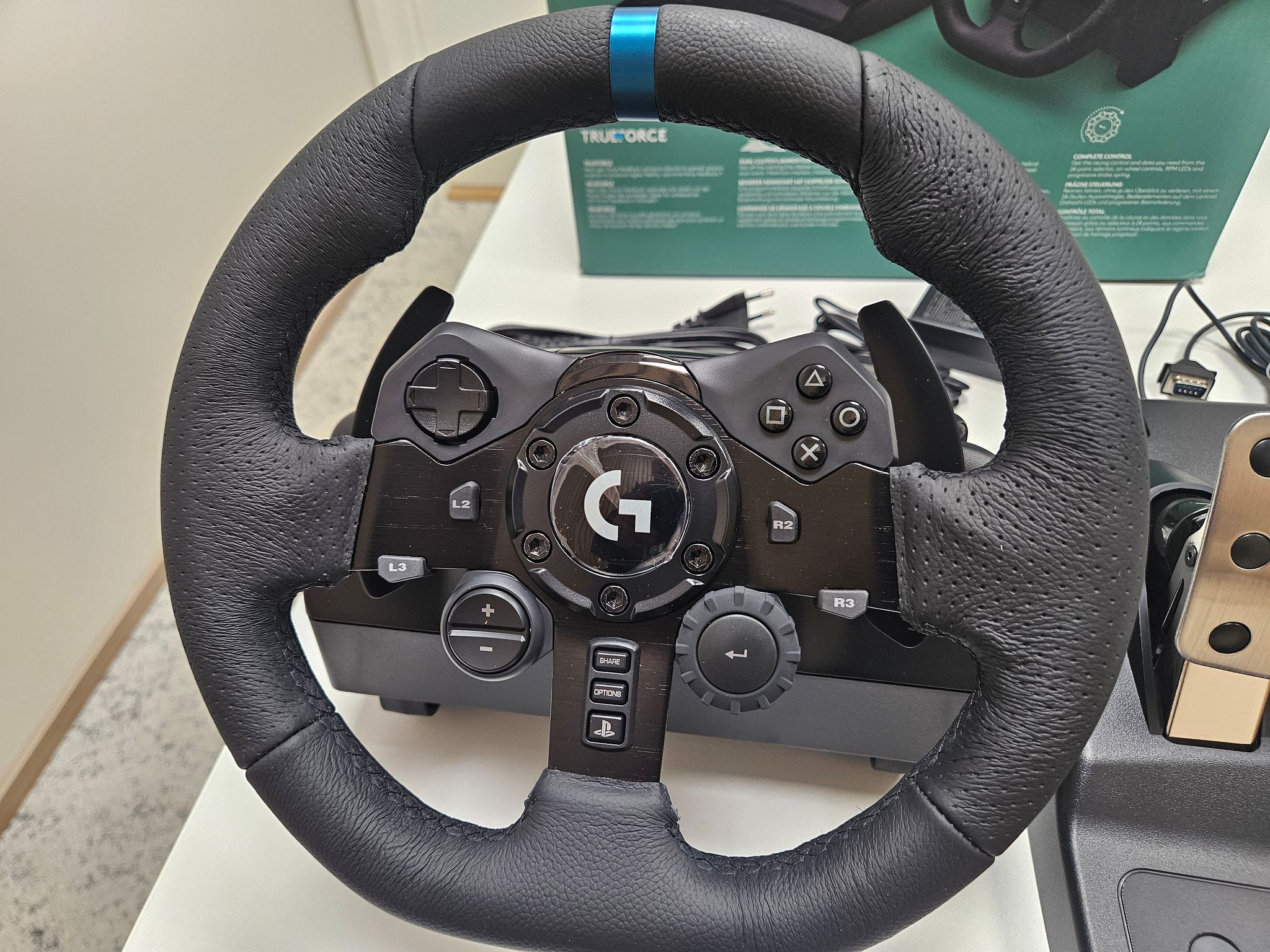 Image 3/7