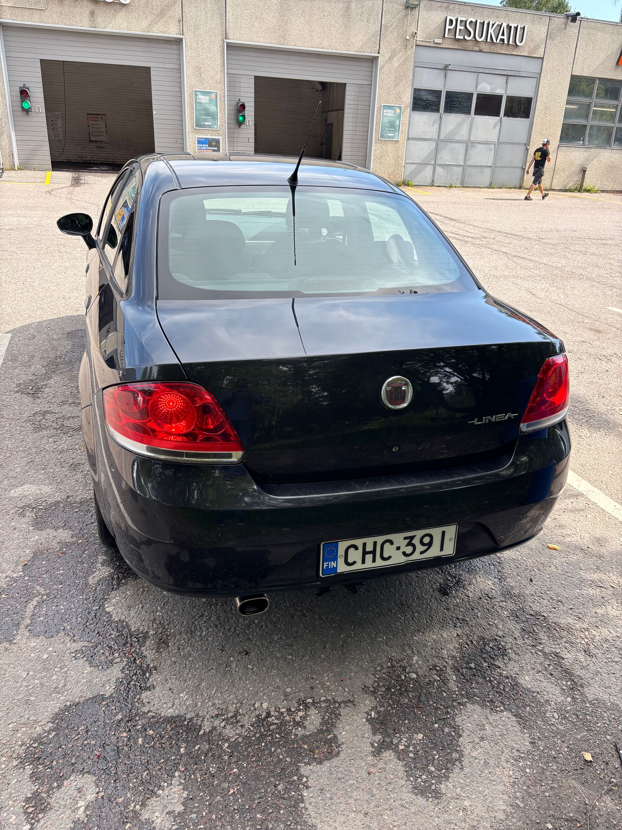 Image 3/12