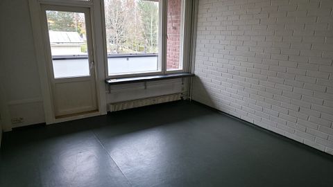 Image 2/24