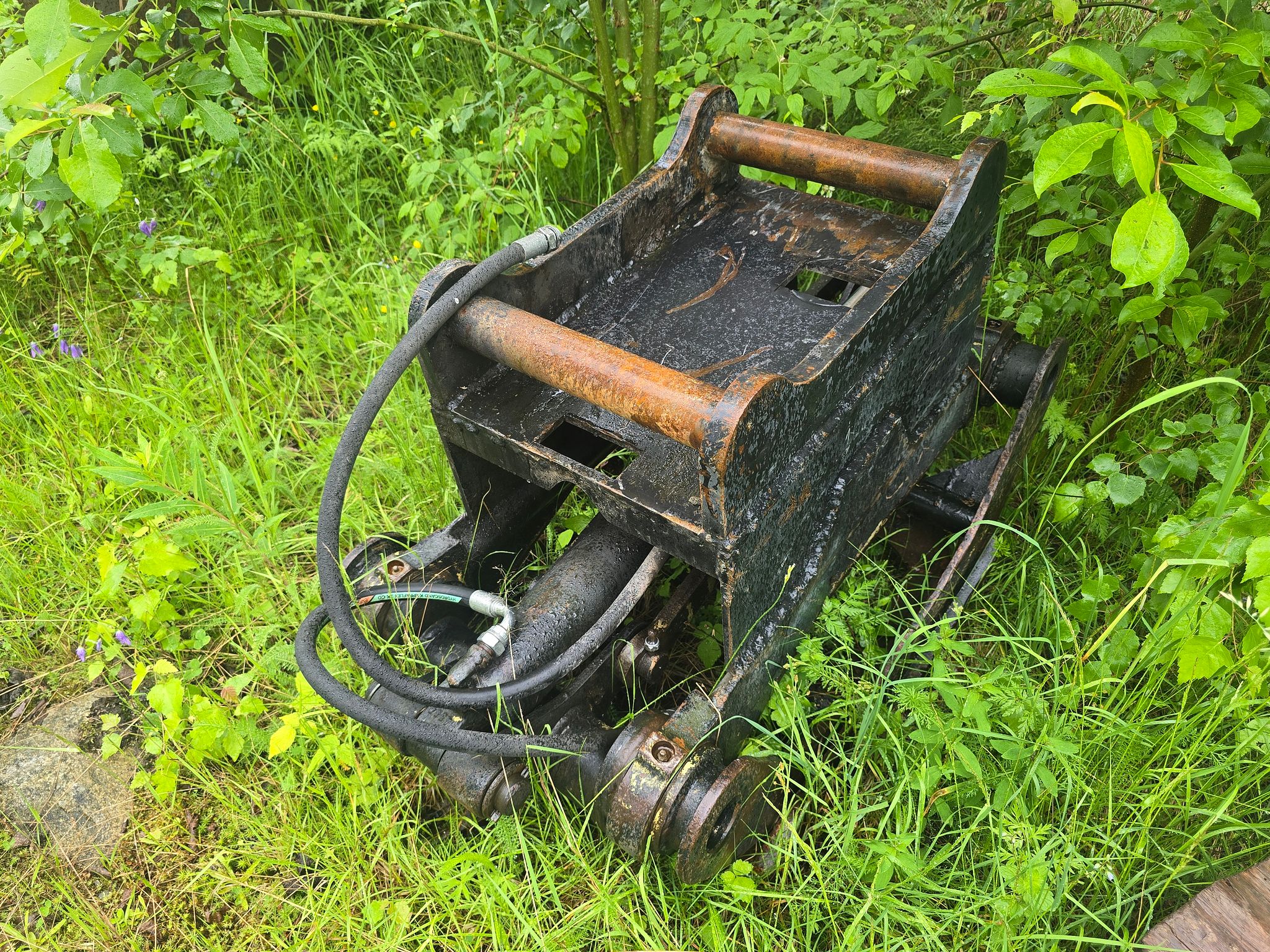 Image 1/2