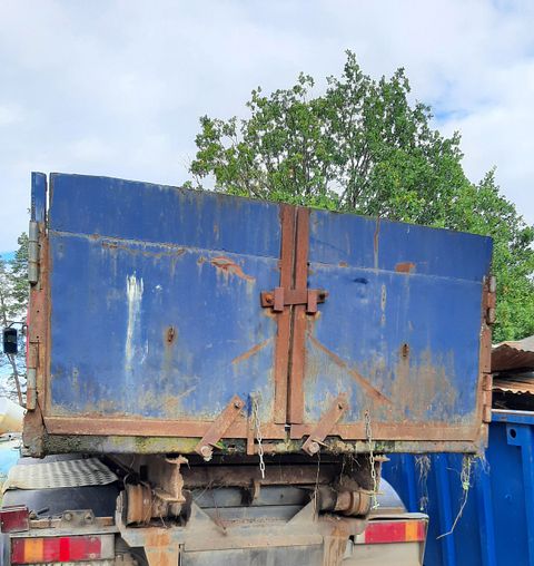 Image 2/4