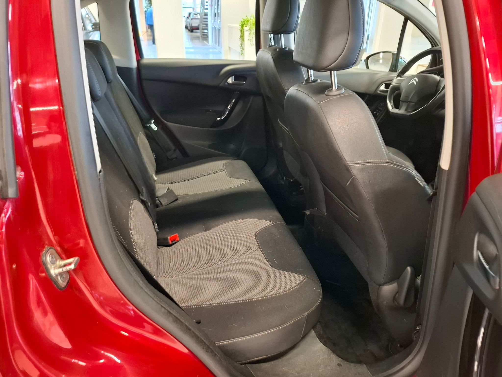 Image 11/29