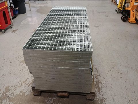 Image 4/4
