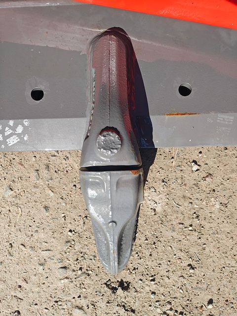 Image 4/5