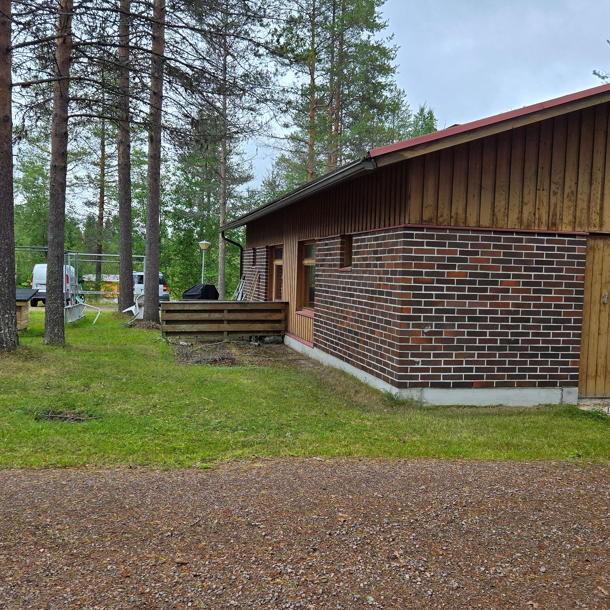 Image 2/18