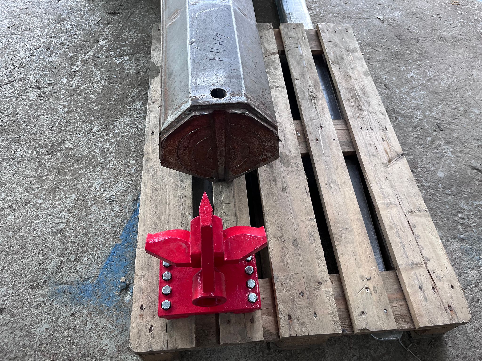 Image 1/8