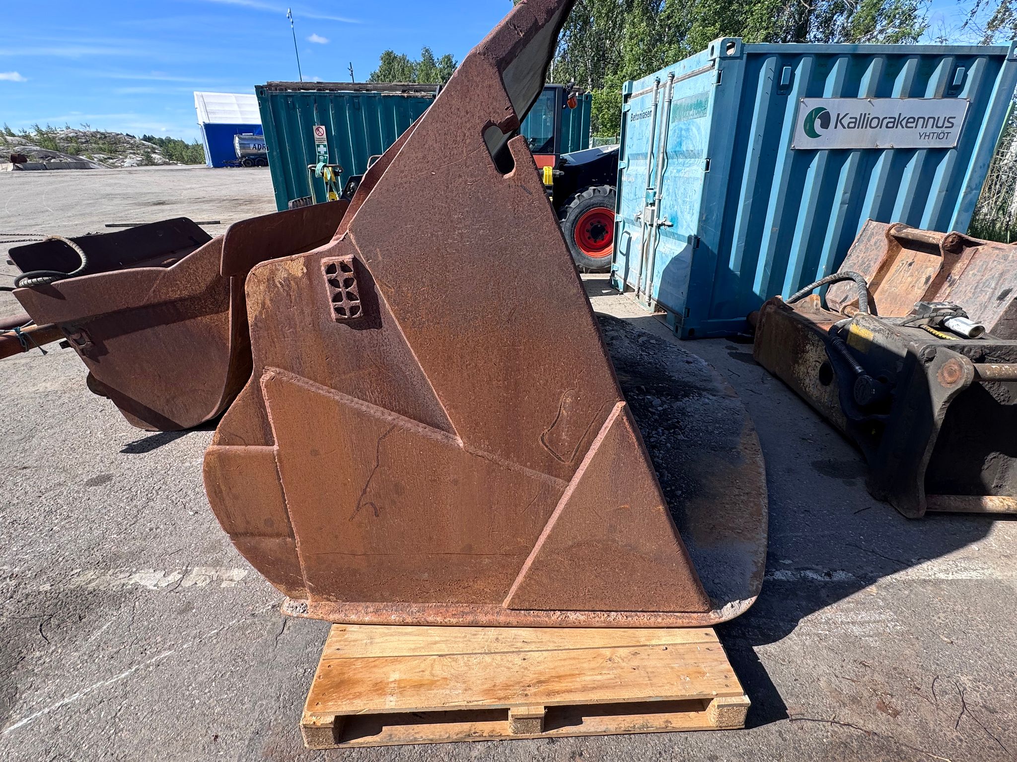 Image 4/17