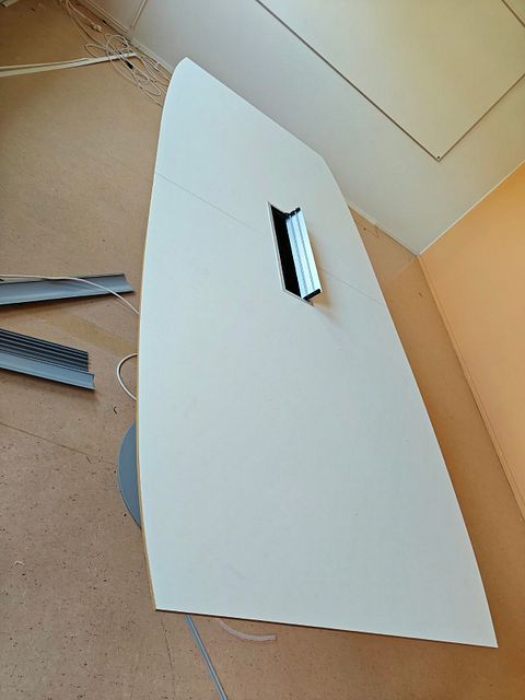 Image 2/5