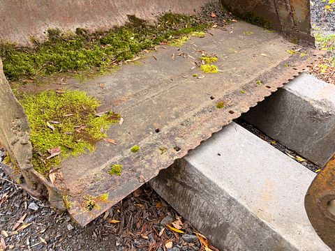 Image 2/5