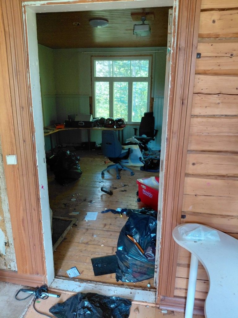 Image 8/36