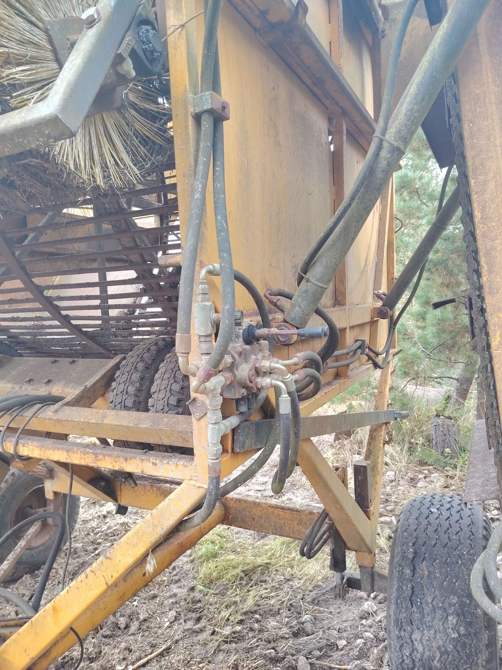 Image 3/6