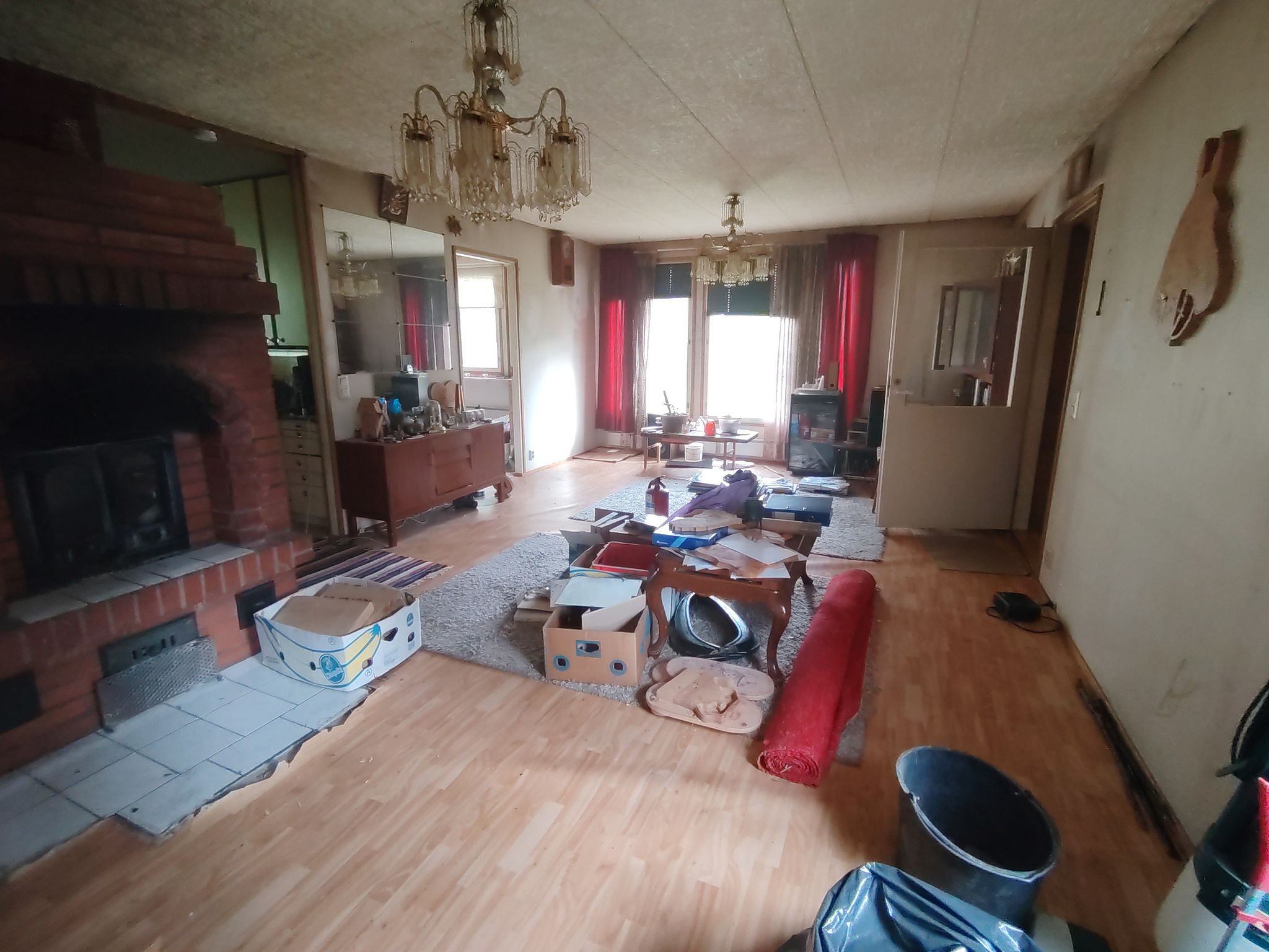 Image 8/18