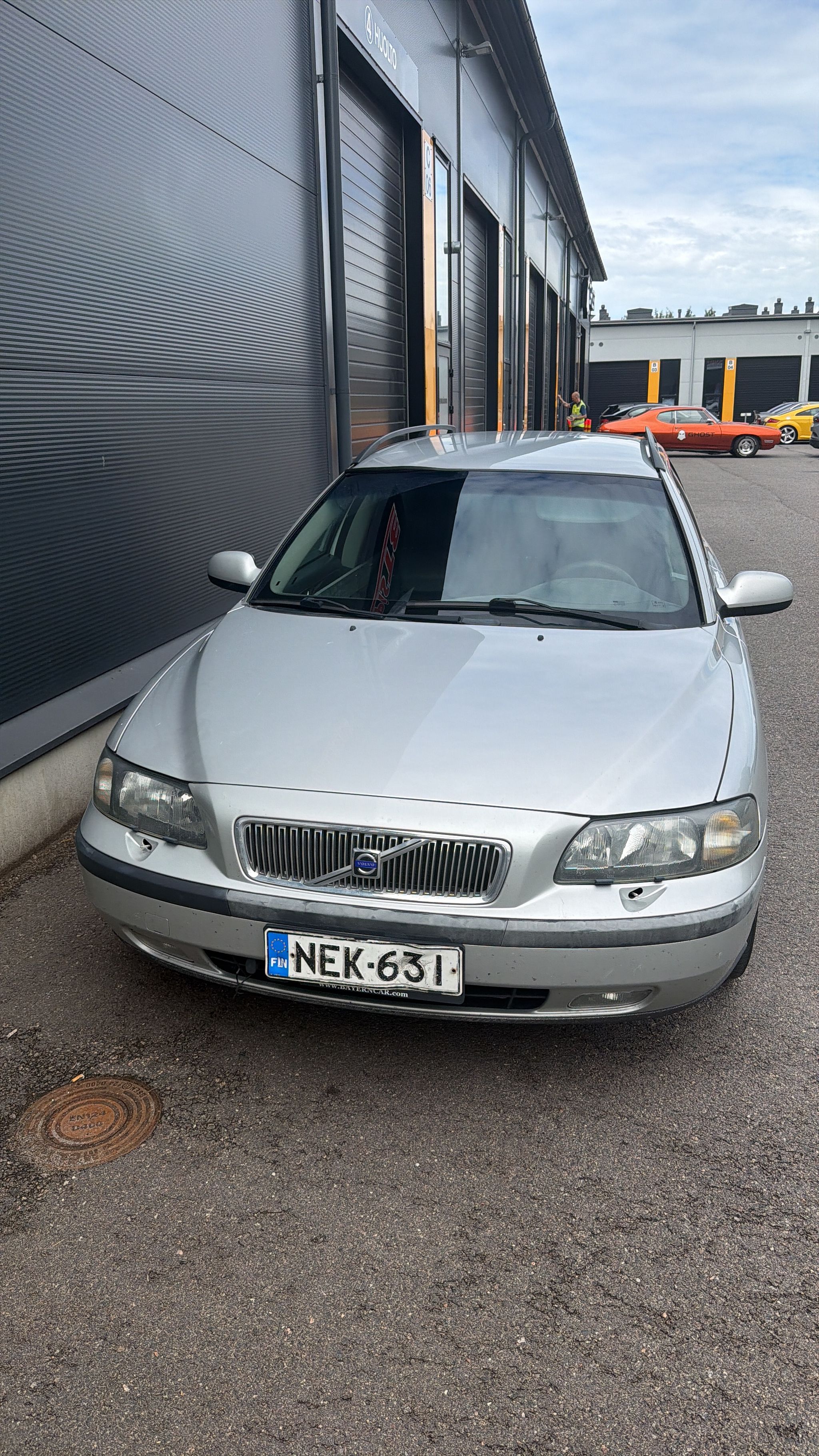 Image 1/12