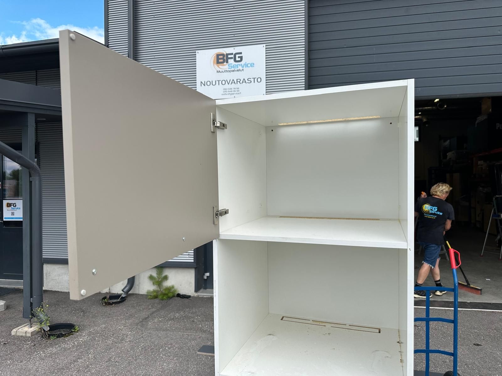 Image 12/44