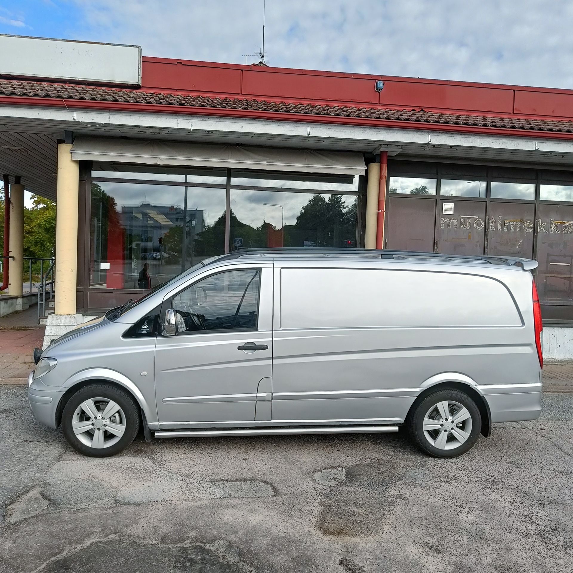Image 4/34